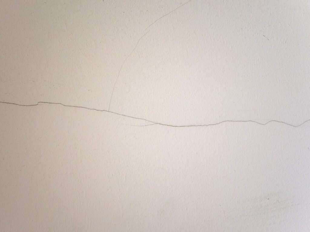 fisura superficial en pared interior